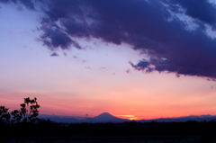 夕焼けの富士遠景