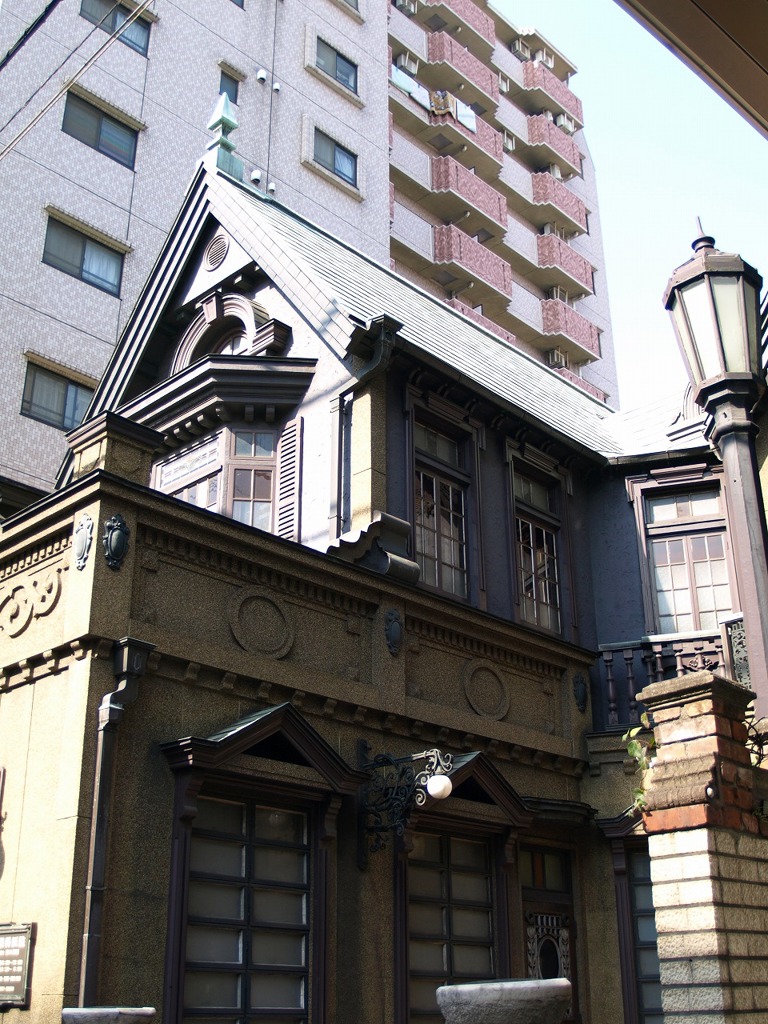 P2246883