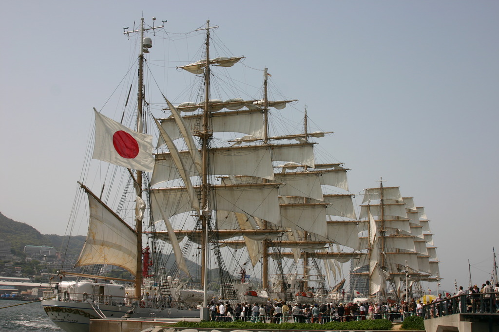 一斉展帆
