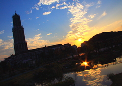 千年の街の夕暮れ