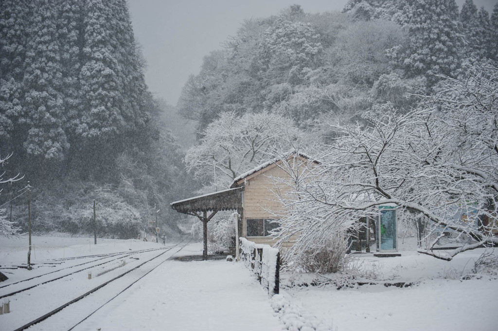 ローカル駅にて