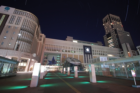 札幌駅ビルと北天