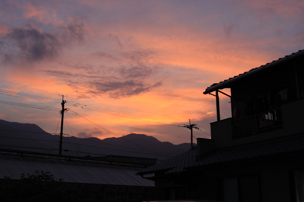 自宅裏の夕焼け