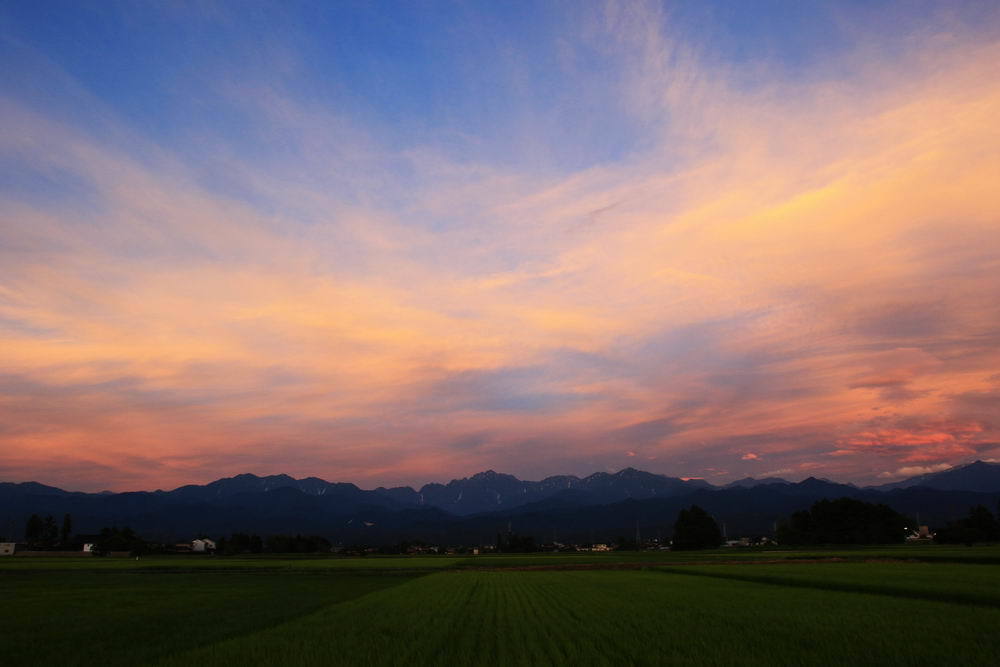夕焼け－－東の空