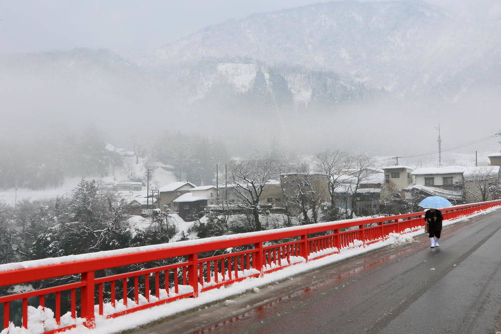 山あいの町