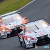 チャンプカーが追う。