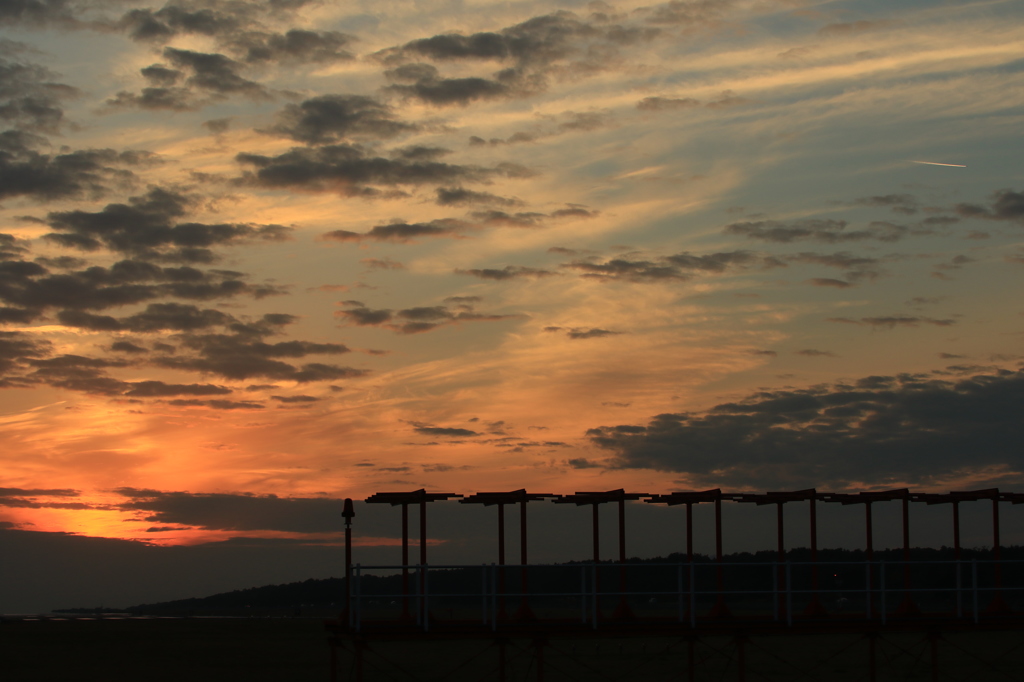 夕空 飛行機雲付き♪