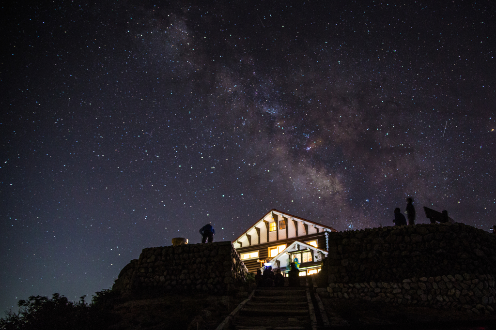 燕山荘の夜空