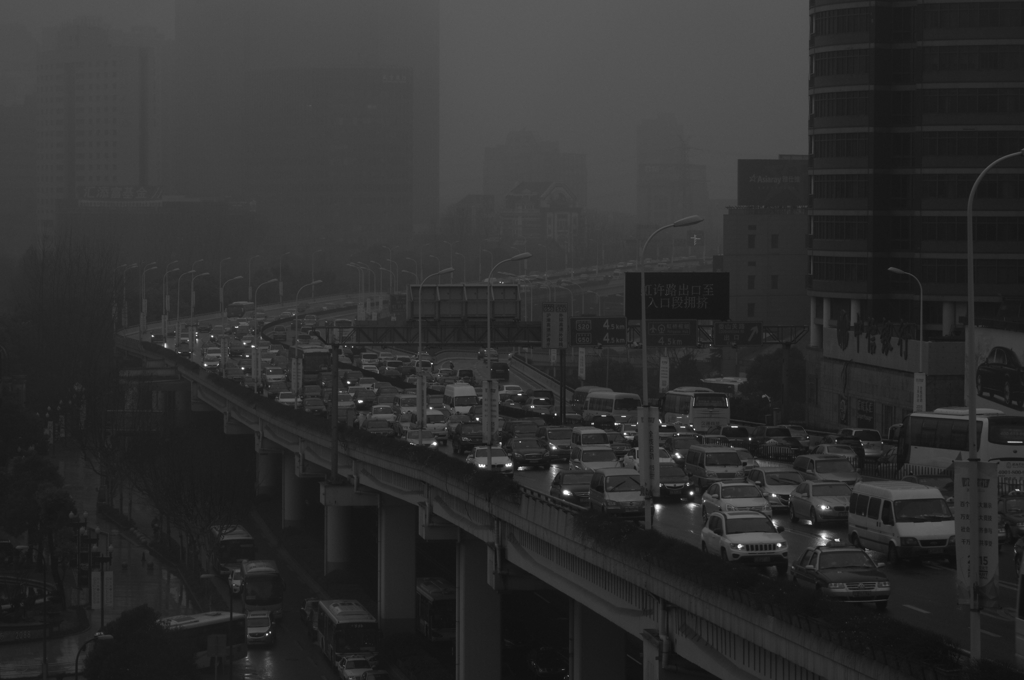 雨の上海(ホテルから)