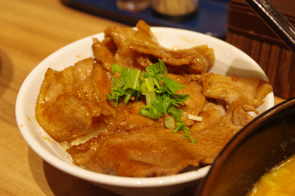 千歳空港内のラーメン屋の豚丼