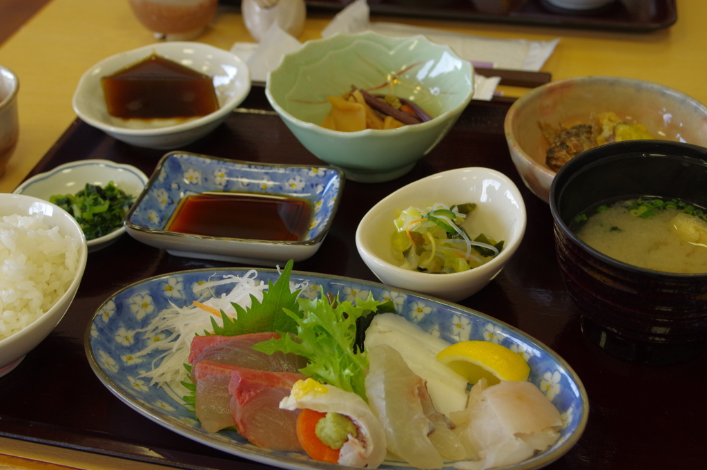 お昼御飯　刺身定食　其の①
