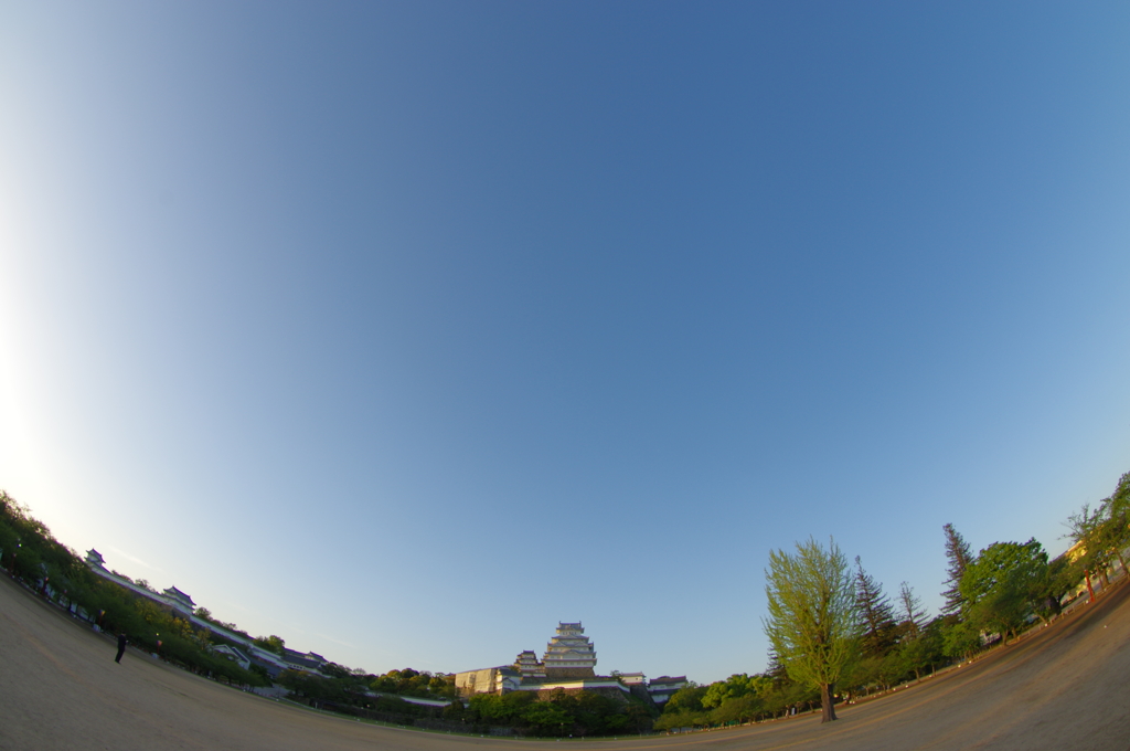 魚眼で散歩　姫路城前　其の①