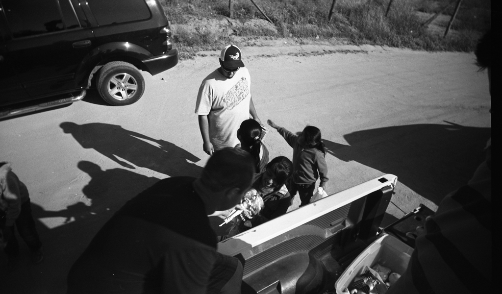 町の子供達に出迎えられて