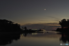 三日月と月光川河口夕景1