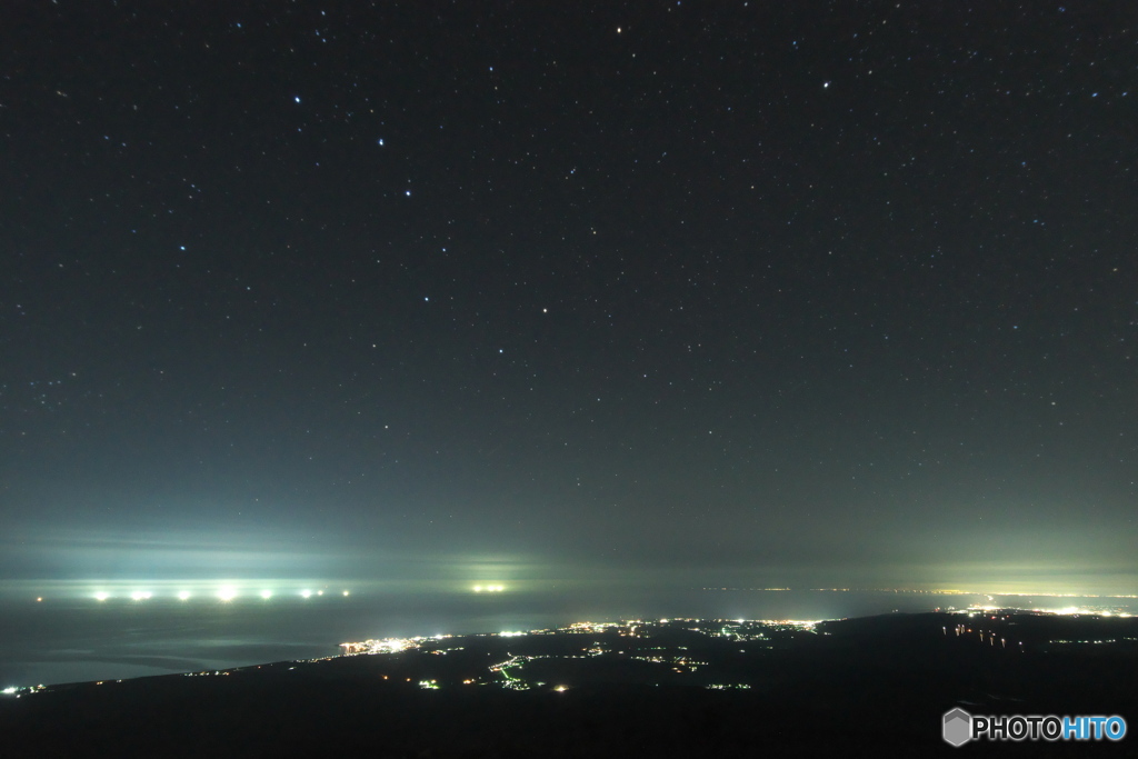秋田の漁火と北斗七星