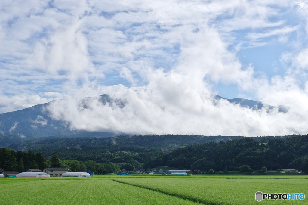 雲纏う鳥海山1