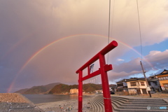 白山島の鳥居と虹3