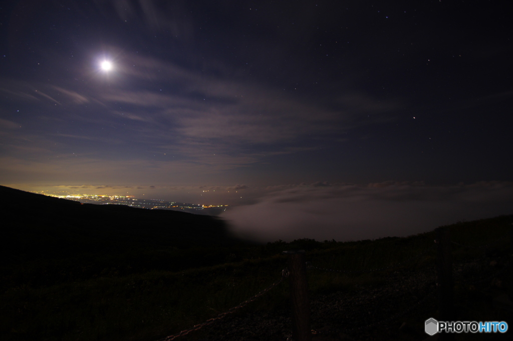 月夜の雲海