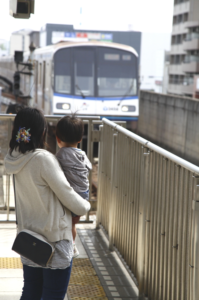 電車と親子