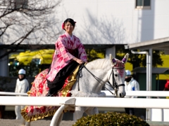 競馬場の華