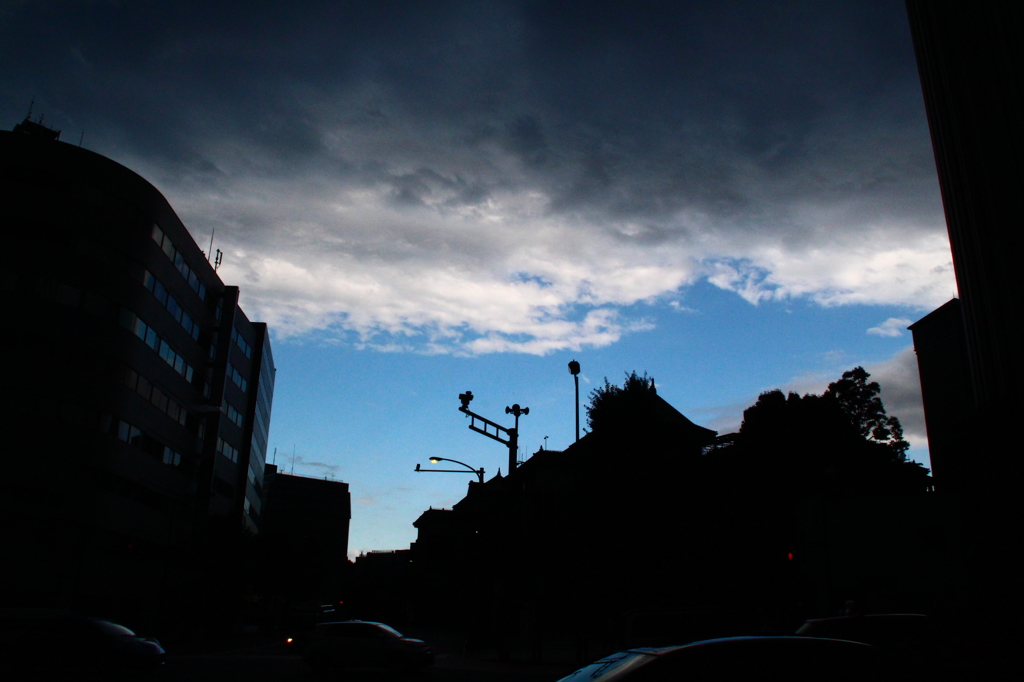 九段下の雨雲