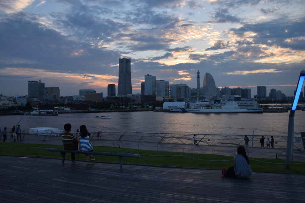 夕暮れを待つ