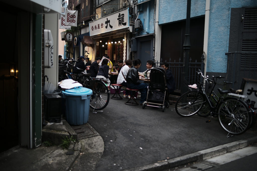 新宿三丁目の路地は香港だ