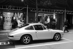 911