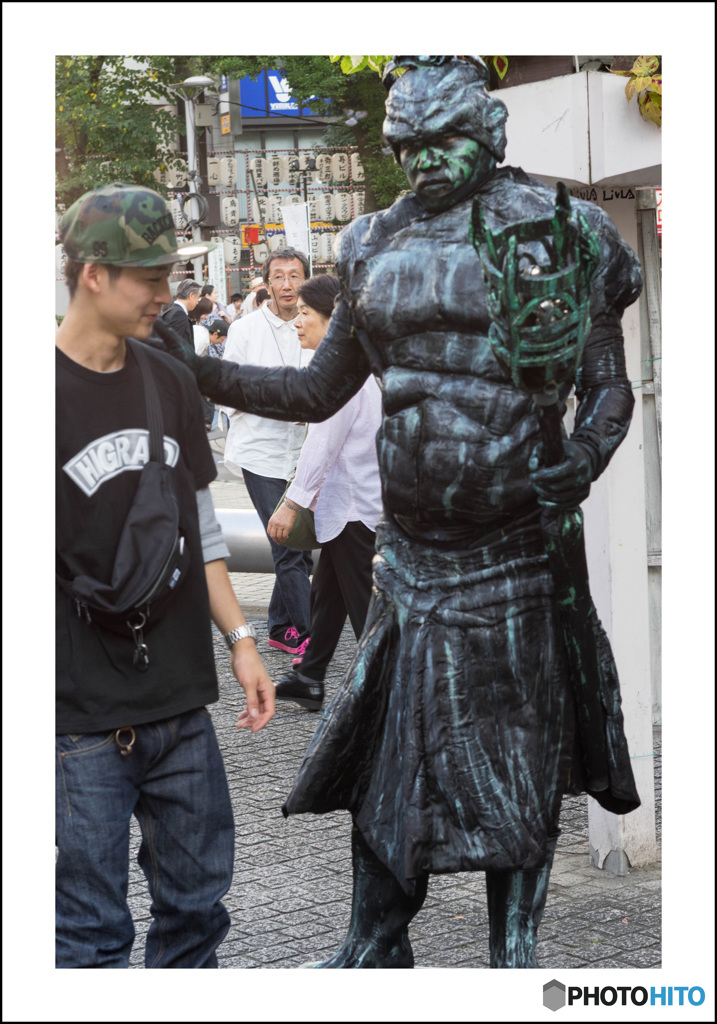 moving statue