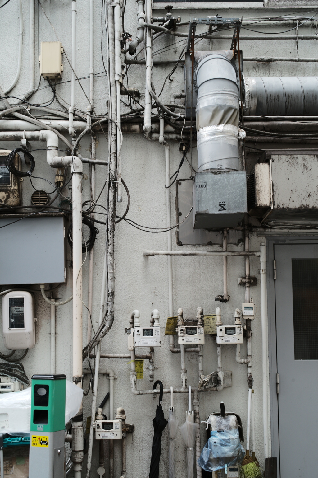 組写真「新宿三丁目」③