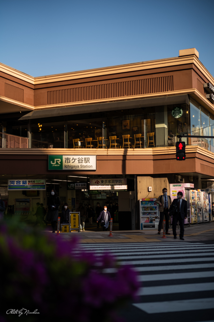 駅の朝　市ヶ谷-４