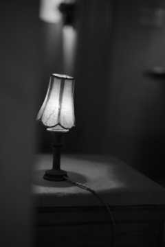 闇は光がつくる