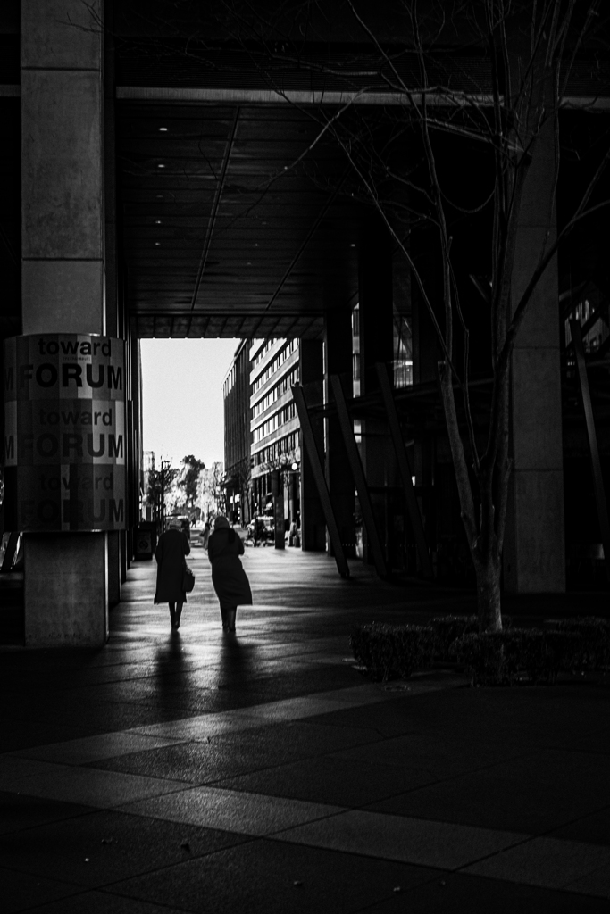 シルエットのふたり