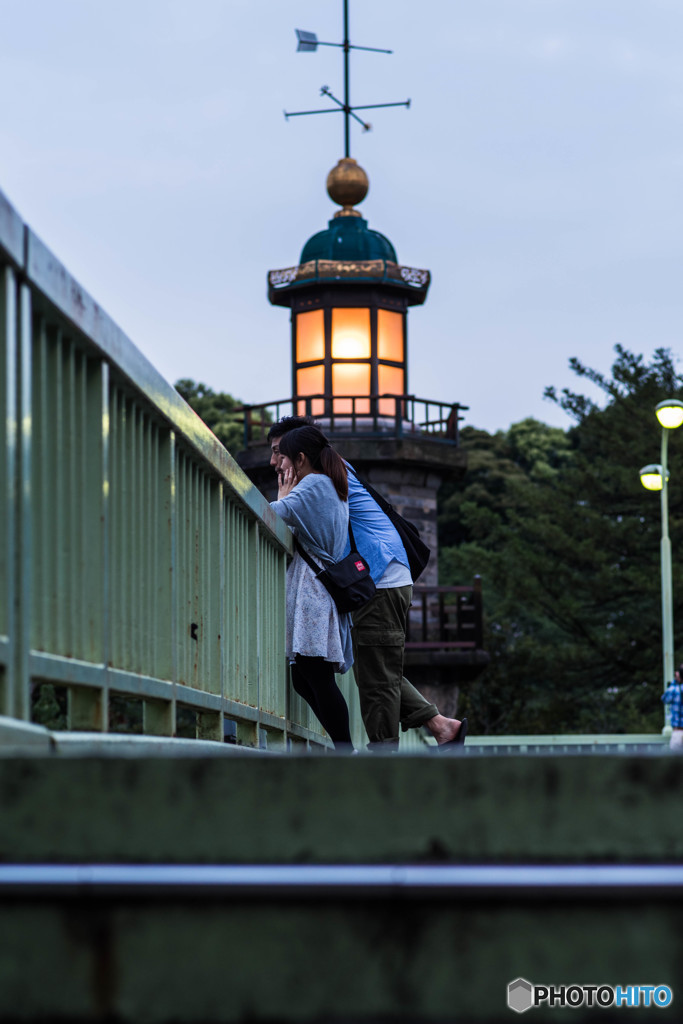 見つめる二人