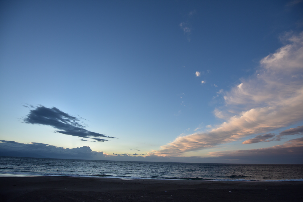 白い雲、黒い雲
