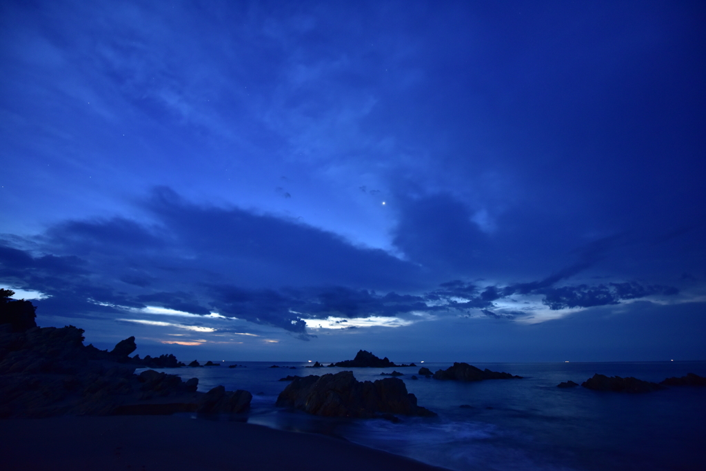 この雲、敵か？味方か？