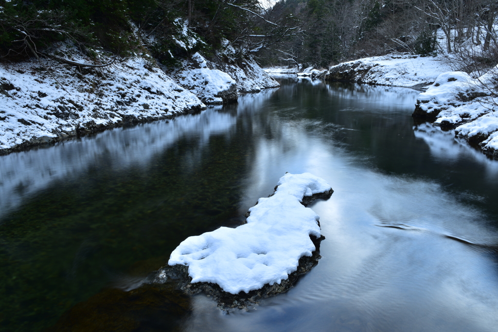 薬研渓流雪景色