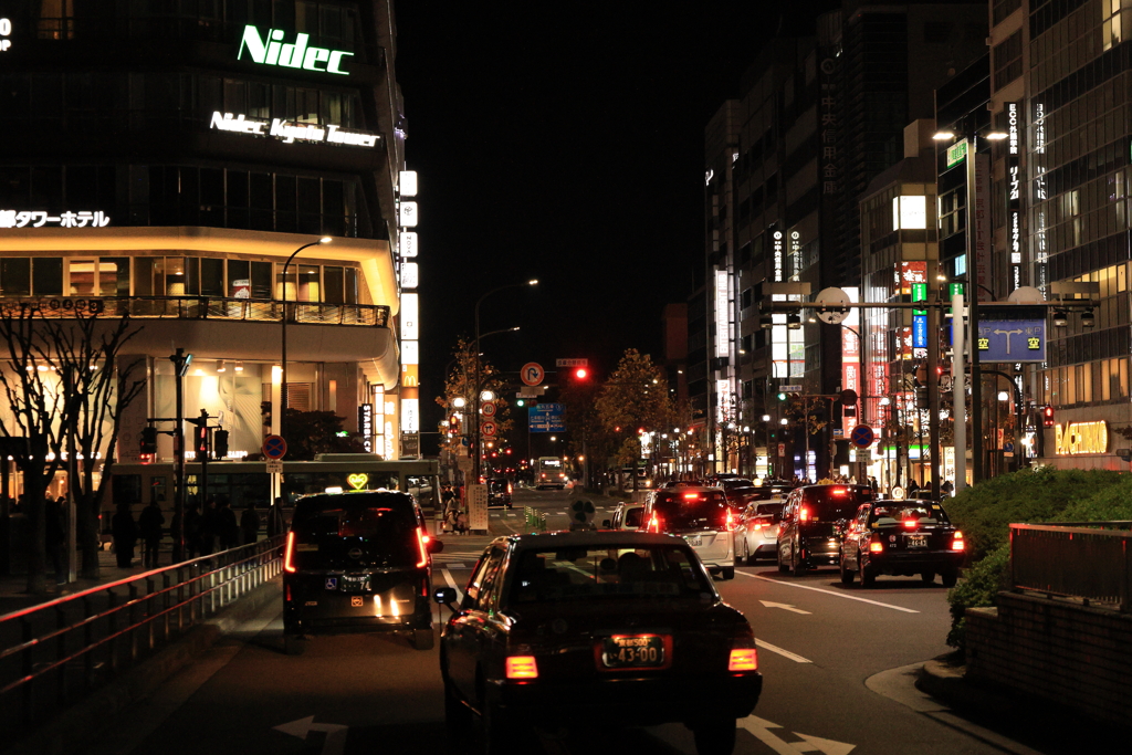 夜の街へ・・・