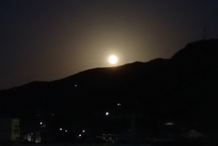 昨日の月は明るかった・・・