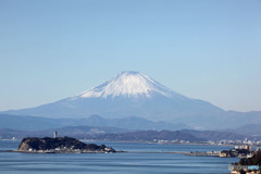 江ノ島越しの富士