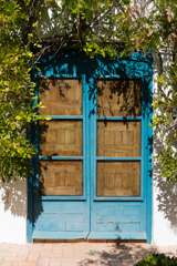 青いドア
