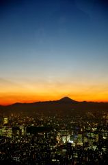 夜へと向かう西側