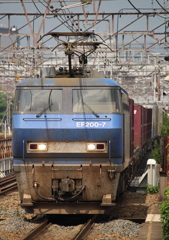 汗水垂らして頑張ってるお父さんのようです。