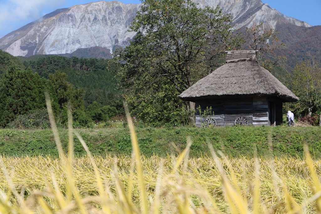 御机の茅葺小屋　大山編