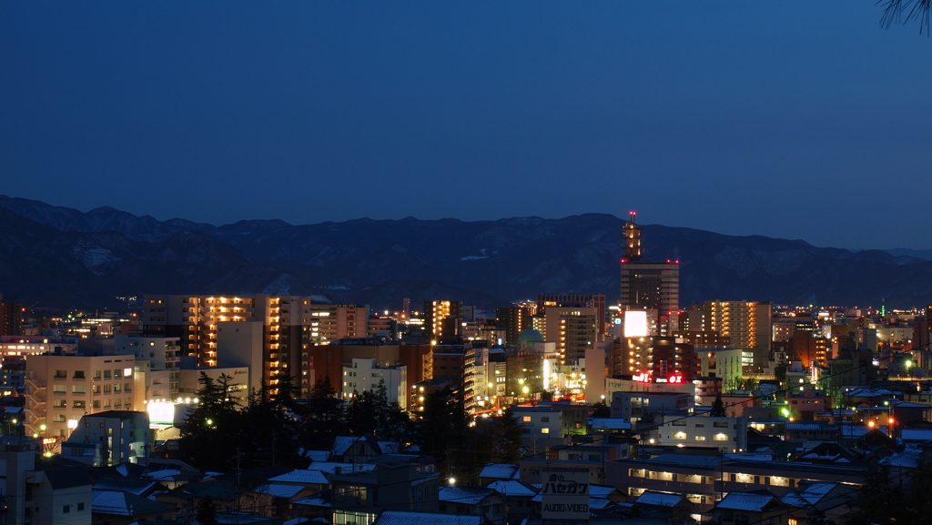 地方都市の夜