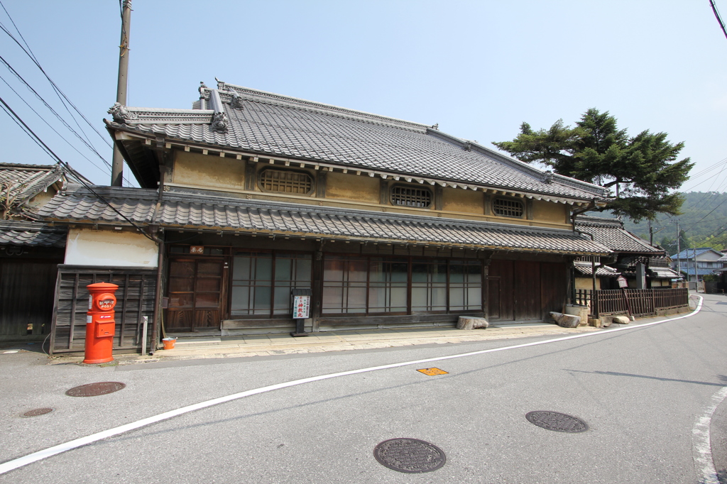 中山道「鳥居本宿」の有川製薬