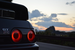 夕暮れとGT-R