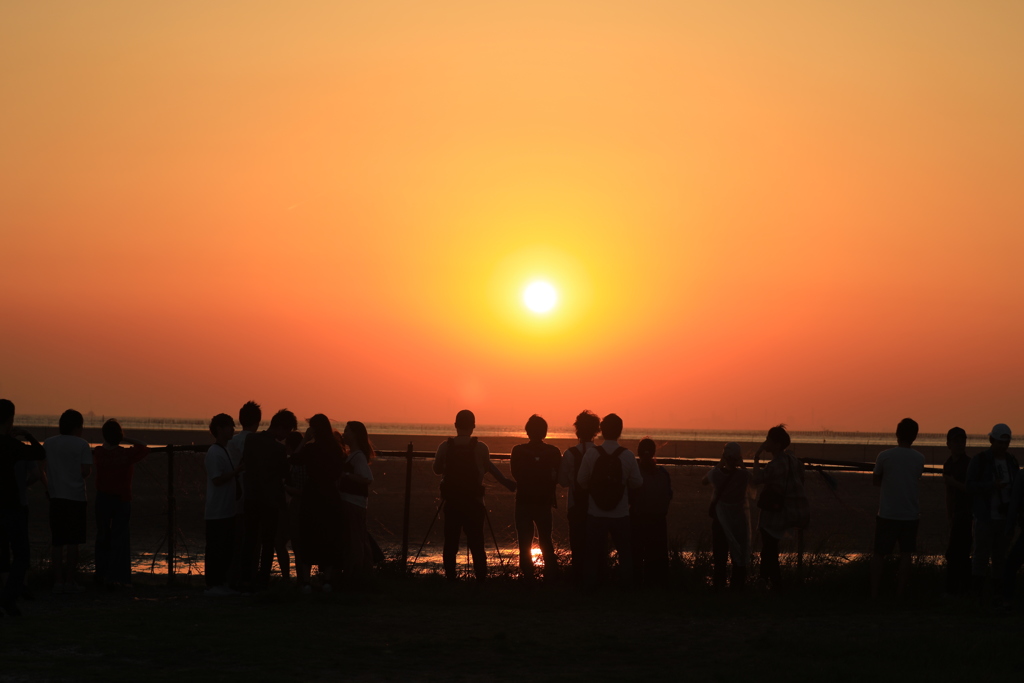 それぞれの夕日