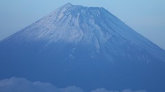 すっきりしない富士山。
