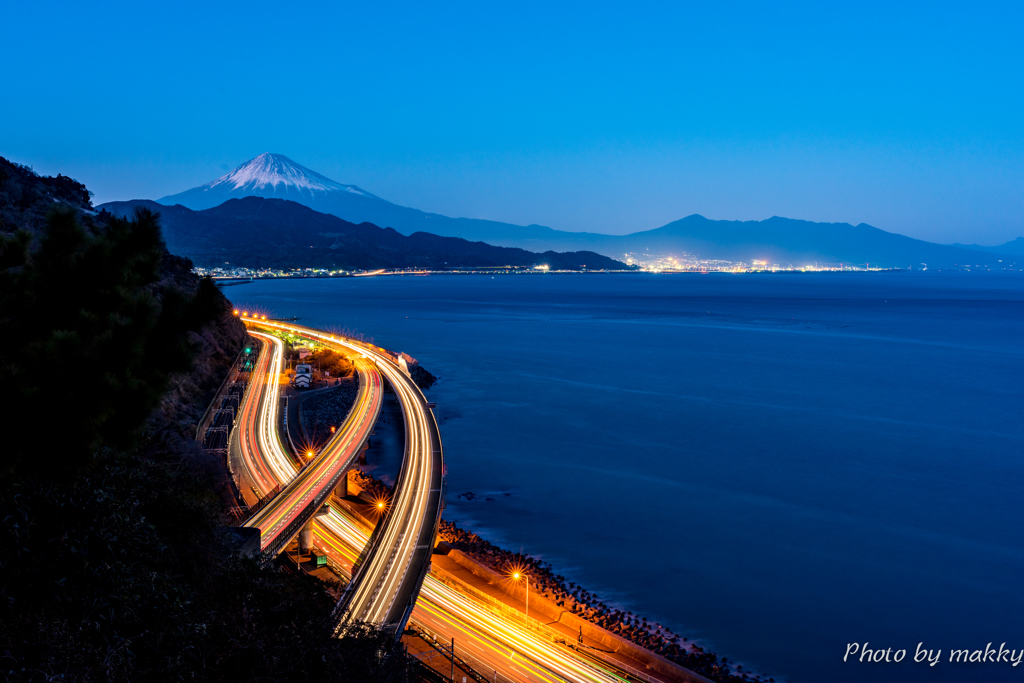 青の薩埵峠